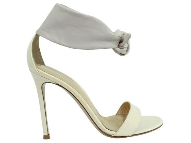 Gianvito Rossi Ankle Knots Sandals Beige Patent leather Lambskin  ref.1286815
