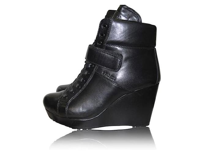 PRADA Black Leather Ankle Boots  ref.1287175