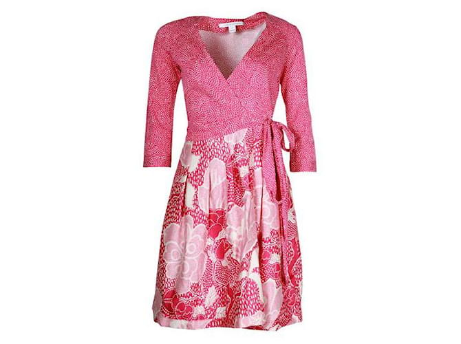 Diane Von Furstenberg Wickelkleid in Fuchsia mit Juwelenmuster Pink Seide Wolle  ref.1287613