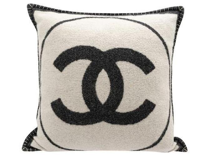Chanel CC Wool Throw Pillow Black Cashmere  ref.1289063