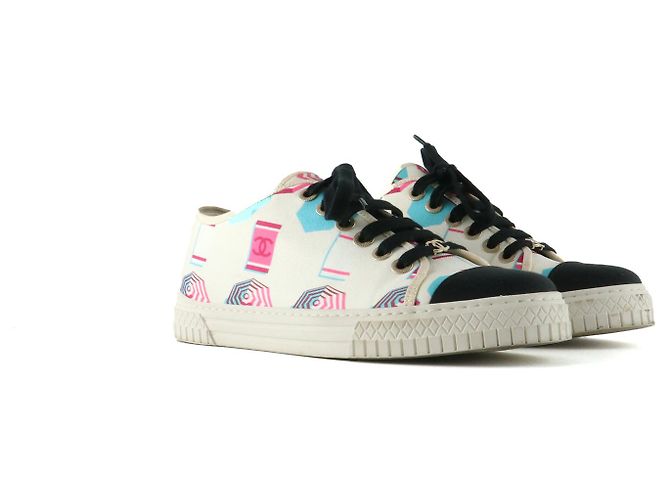 CHANEL - Gemusterte Leinensneaker (Größe 37,5)