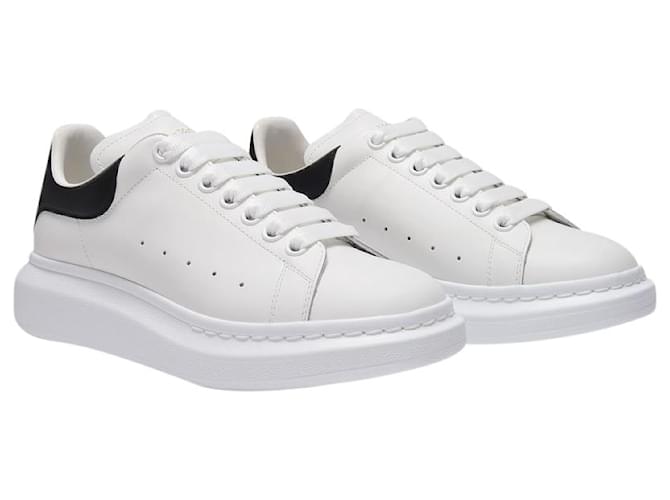 Oversized  Sneakers - Alexander Mcqueen - White/Black - Leather Pony-style calfskin  ref.1291176
