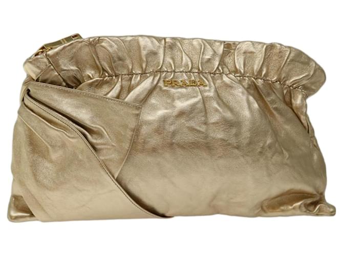 PRADA Clutch Bag Leather Gold Auth 67047 Golden  ref.1292985