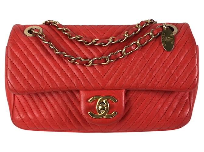 Red Chanel Medium Wrinkled calf leather Quilted Chevron Medallion Charm Surpique Flap Shoulder Bag  ref.1293134
