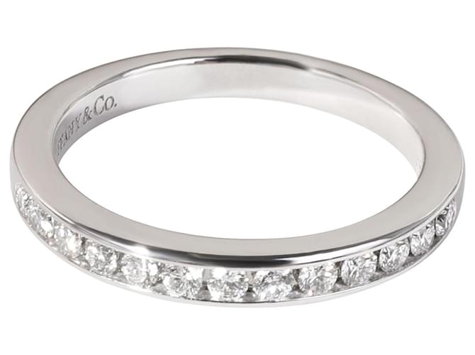 TIFFANY & CO. Aliança de casamento de diamante com meio círculo conjunto de canais, Platina, 0.24 ctw Prata Metálico Metal  ref.1293294