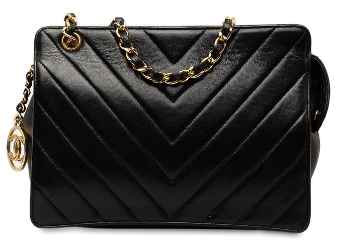 Borsa a tracolla Chanel in pelle di agnello Chevron nera Nero