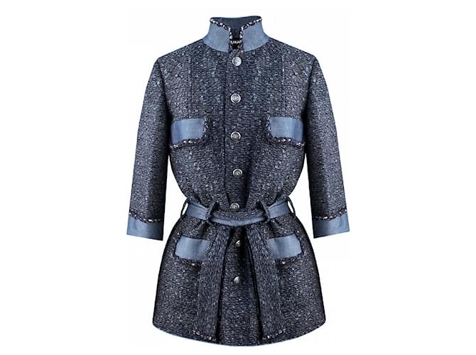 Chanel Chaqueta de tweed con botones y cinturón Azul  ref.1293643