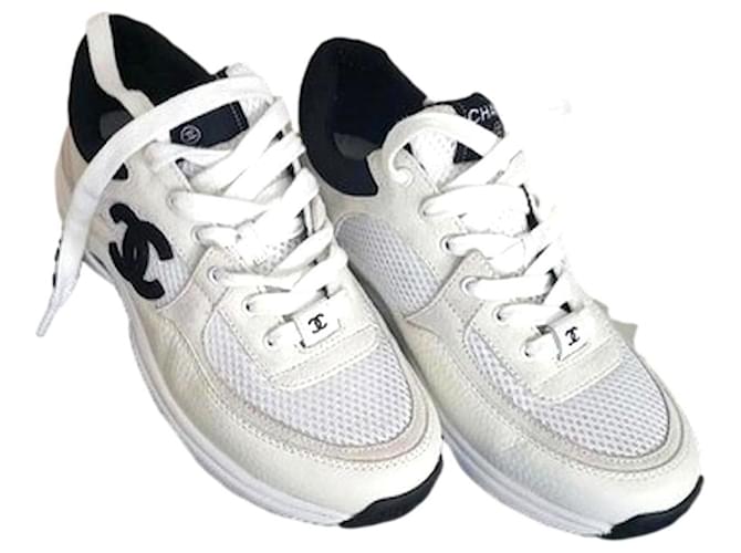 Sneakers Chanel Cuir Noir Blanc  ref.1294135