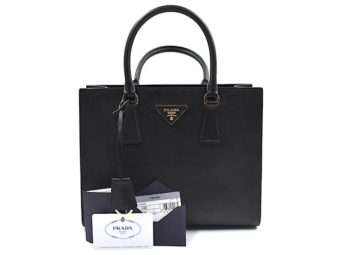 Prada Handbags Black Leather  ref.1294297