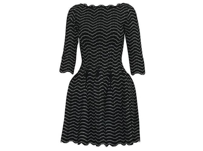 Alaïa Black and White Dress with Wavy Neckline Polyester Viscose Polyamide  ref.1294724