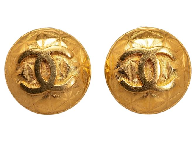 CHANEL Earrings Triomphe Golden Metal  ref.1295248