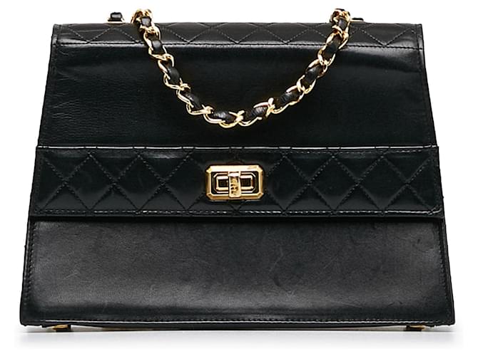 CHANEL Handbags Black Leather  ref.1295451