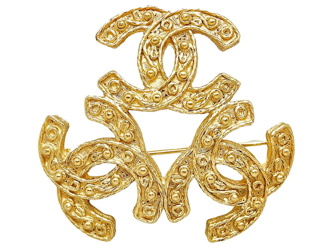 CHANEL Pins & Broschen Diorama Golden Metall  ref.1295682