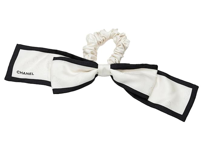 Elastico per capelli Chanel in seta bianca CC Bianco Panno  ref.1296481