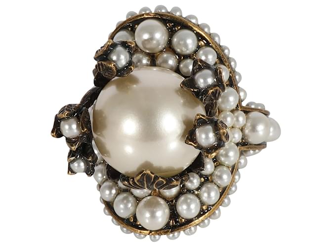 Gucci Floral Buds Brass Tone Faux Pearl Flower Cocktail Ring Metallic  ref.1297324