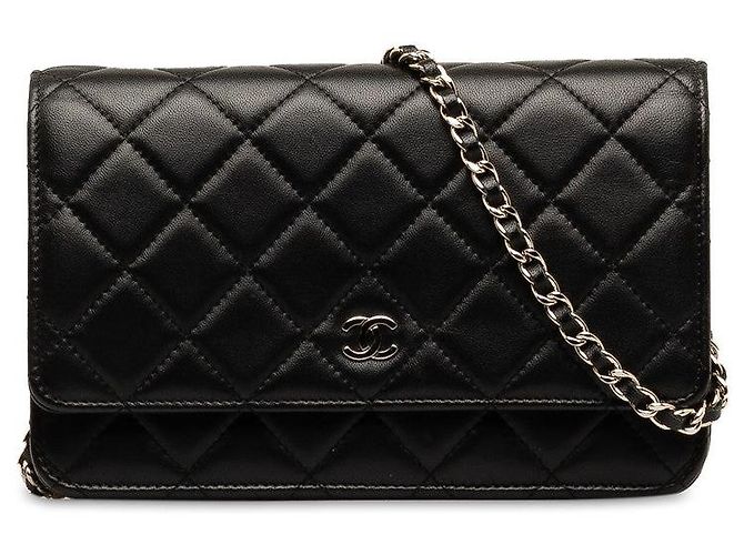 Chanel Bolsa de couro acolchoado CC com aba única