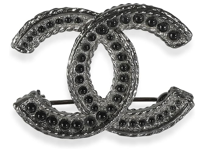 Broche Chanel CC com miçangas pretas, UMA 14 B em rutênio  ref.1299133