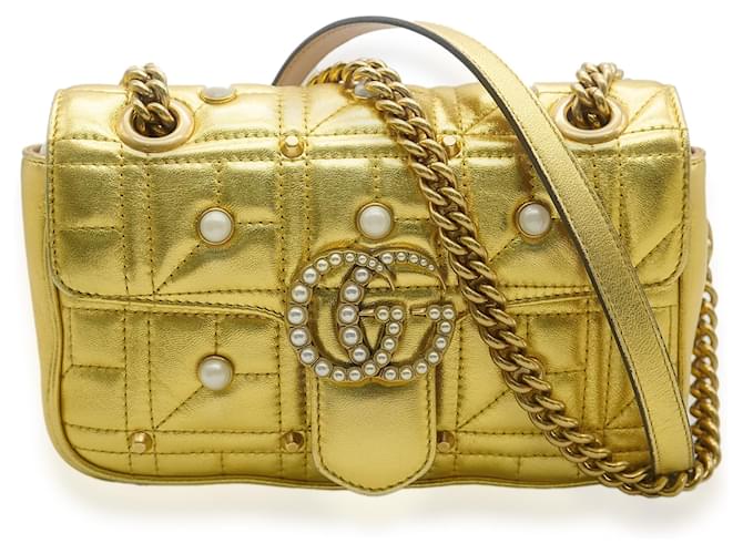 Bolsa Gucci Metálica Dourada em couro de bezerro com tachas peroladas GG Marmont Ouro branco  ref.1299240
