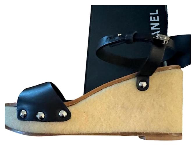 Chanel Wedge sandals Black Dark red Leather  ref.1299275