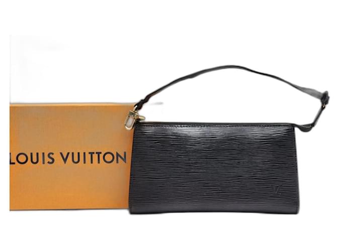 Bolsa de Clutch Louis Vuitton Epi Pochette Accessories Preto Couro  ref.1299446