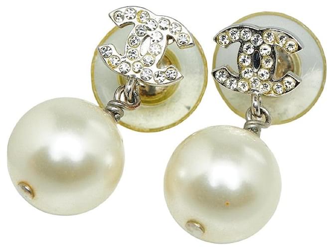 Chanel CC Pearl Dangle Earrings  ref.1299609