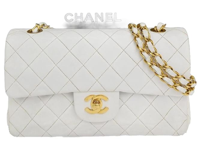 Chanel Matelassé Bianco Pelle  ref.1299706