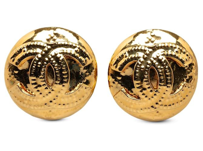 Gold Chanel CC Clip On Earrings Golden Gold-plated  ref.1300653