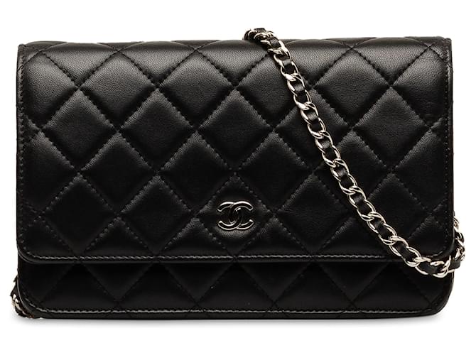 Wallet On Chain Carteira Chanel CC Classic em pele de cordeiro preta com bolsa crossbody em corrente Preto Couro  ref.1300788