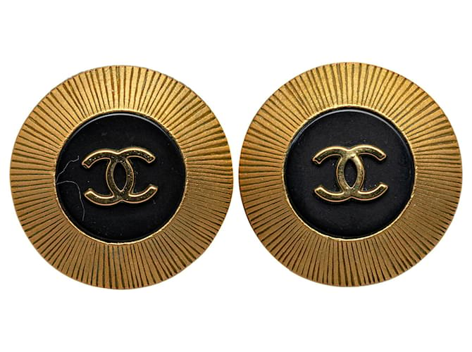 Chanel Gold CC Clip On Earrings Golden Metal Gold-plated  ref.1301220