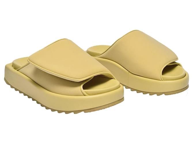 Autre Marque GIA 1 M090 Butter Yellow Slides Brown  ref.1301812