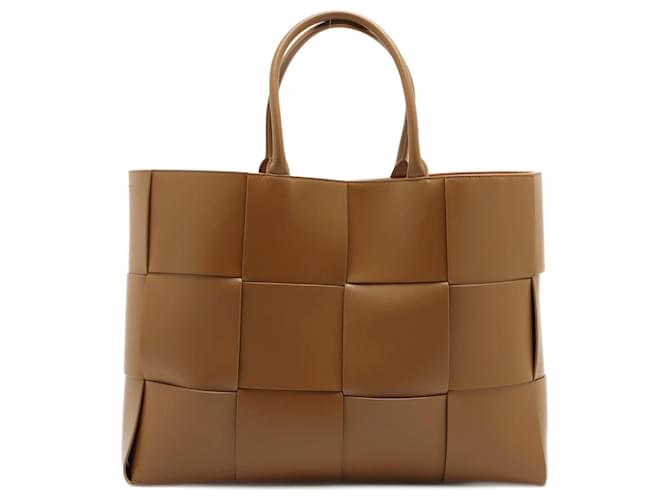 Bottega Veneta The Arco Large Maxi Intrecciato Leather Tote Bag Wood Brown  ref.1302408