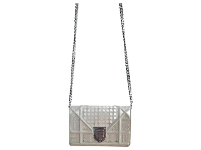 Christian Dior Handbags Cream Leather  ref.1302485