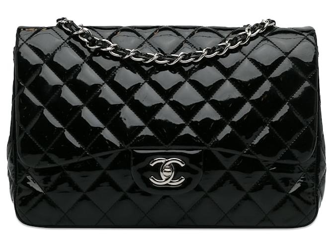 Bolso con solapa única de charol clásico jumbo negro de Chanel Cuero  ref.1302593