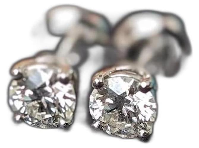 Tiffany & Co Boucles d'oreilles clou en platine 950 avec diamants VVS I totalisant 0,73 carat. Blanc  ref.1302598