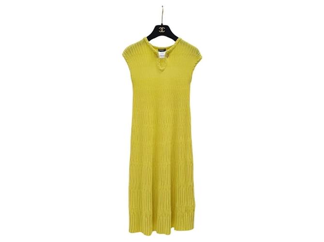 CHANEL Gelbes Ärmelloses Kleid aus strukturiertem Baumwoll-Jacquardstrick Baumwolle  ref.1303011