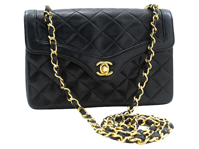 Timeless Chanel lined Flap Black Leather  ref.1303155