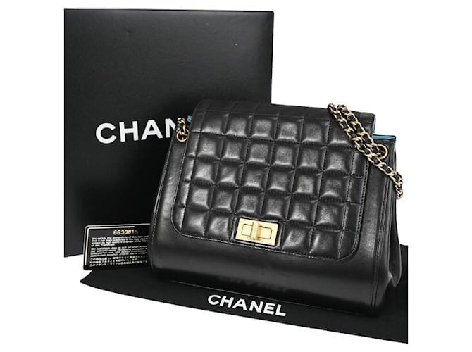Chanel Chocolate bar Black Leather  ref.1304426