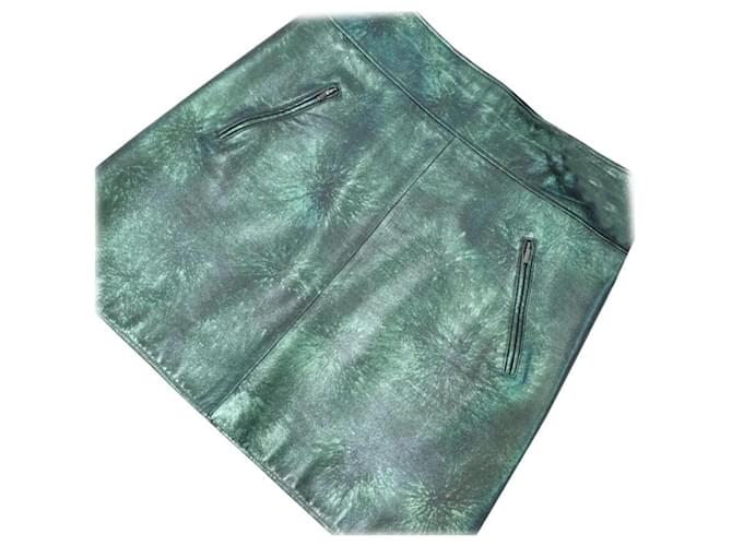 Falda mini de cuero verde y negro de Chanel. Verde oscuro  ref.1305140