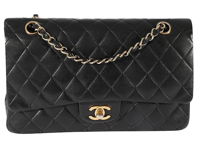 Timeless Bolsa Chanel Black Acolchoada Pele de Cordeiro Médio Clássico Forrado com Flap Preto Couro  ref.1305506