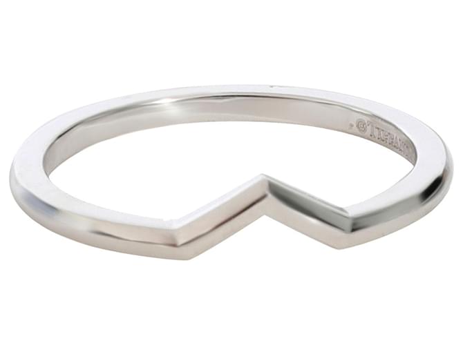 TIFFANY & CO.The Tiffany Setting V Band Ring Band in Platinum Silvery Metallic Metal  ref.1305556