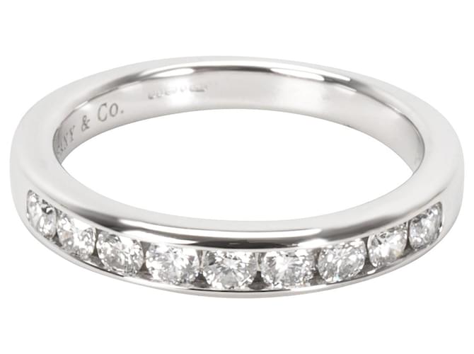 TIFFANY & CO. Conjunto de canais 9 Aliança de casamento de diamante em platina, 1/3 ctw Prata Metálico Metal  ref.1305567