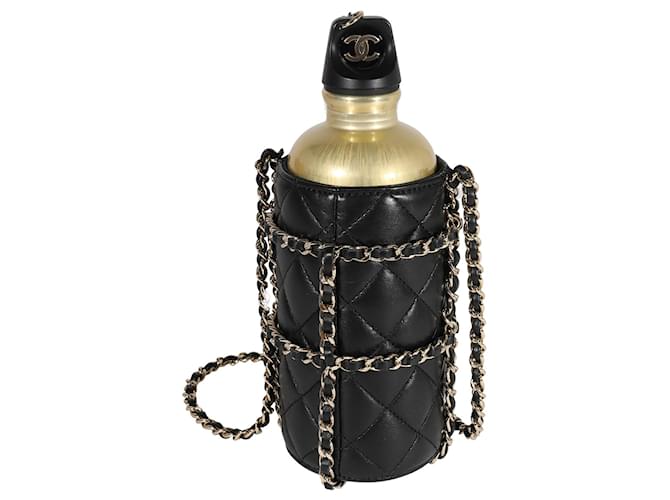 Garrafa de água de metal dourado Chanel e suporte de pele de cordeiro acolchoado preto Couro  ref.1305617