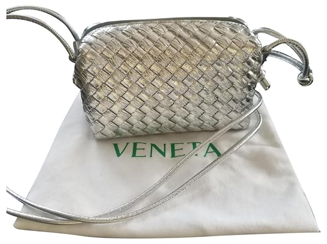 Bottega Veneta Mini Loop Camera Bag in pelle di agnello color argento Grigio  ref.1305884