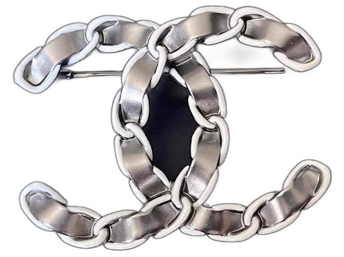 Chanel brooch entirely made of metal Dark grey  ref.1305937