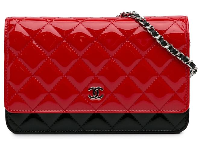 Wallet On Chain Portefeuille verni CC bicolore Chanel rouge sur sac à bandoulière chaîne Cuir  ref.1306261