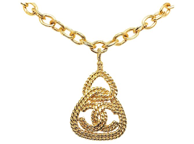 Collana con pendente Chanel CC in oro D'oro Metallo  ref.1306272