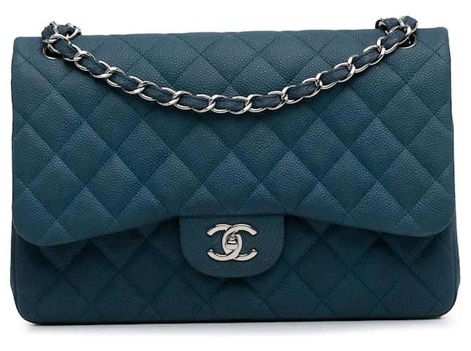 Bolso de hombro con solapa y forro de caviar clásico Jumbo de Chanel azul Cuero  ref.1306403