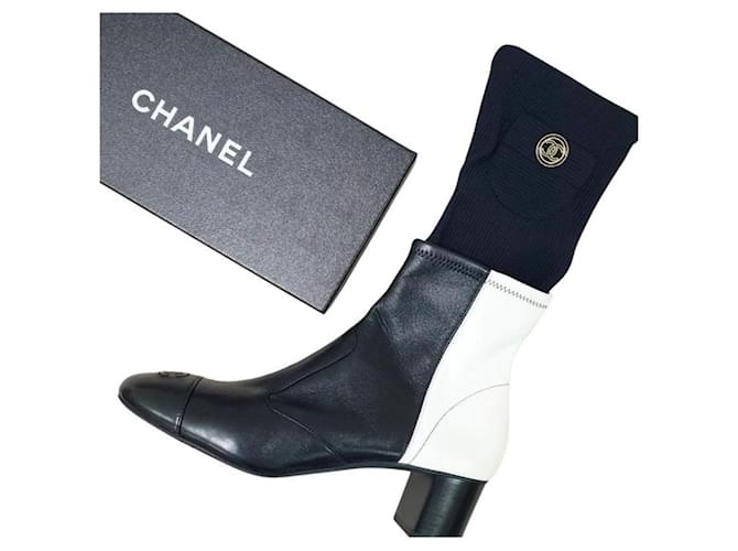 NWOB Chanel 2020 Stiefel mit ineinandergreifendem CC-Logo Mehrfarben Leder  ref.1306932