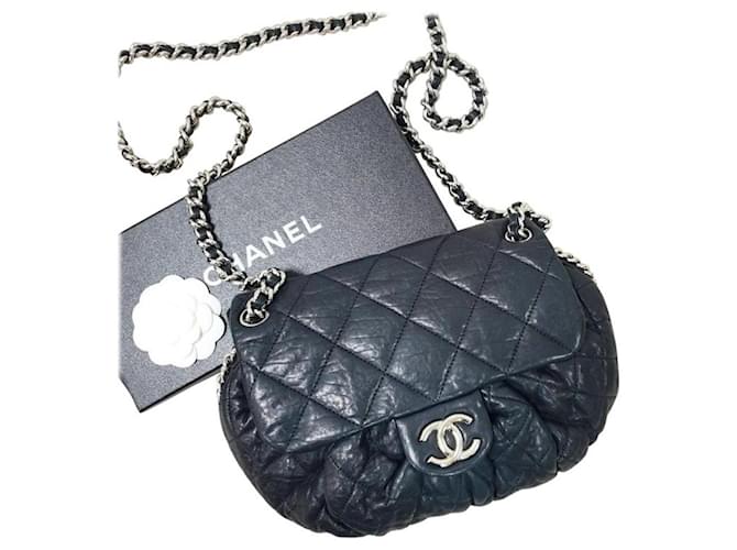 Bolso de solapa con cadena grande de Chanel. Negro Cuero  ref.1306935