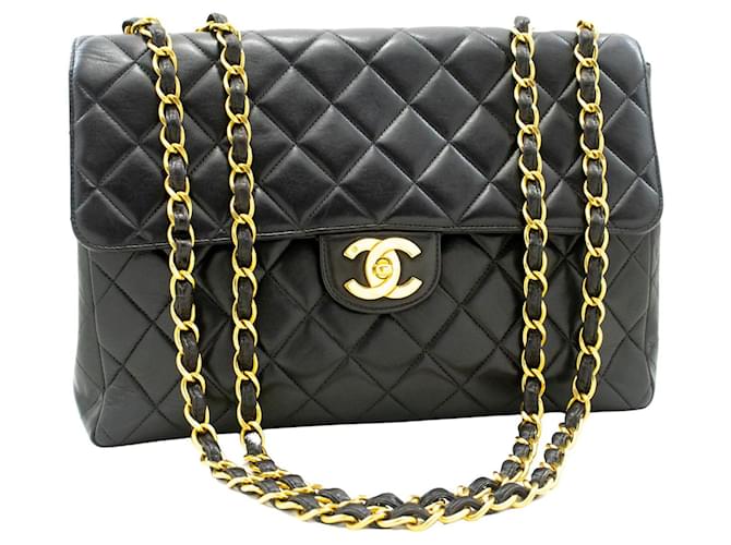 Chanel Flap Bag Negro Cuero  ref.1307698